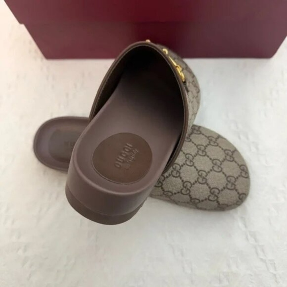 Gucci Women's Beige Monogram Mules with Gold Detail - Picture 4 of 5